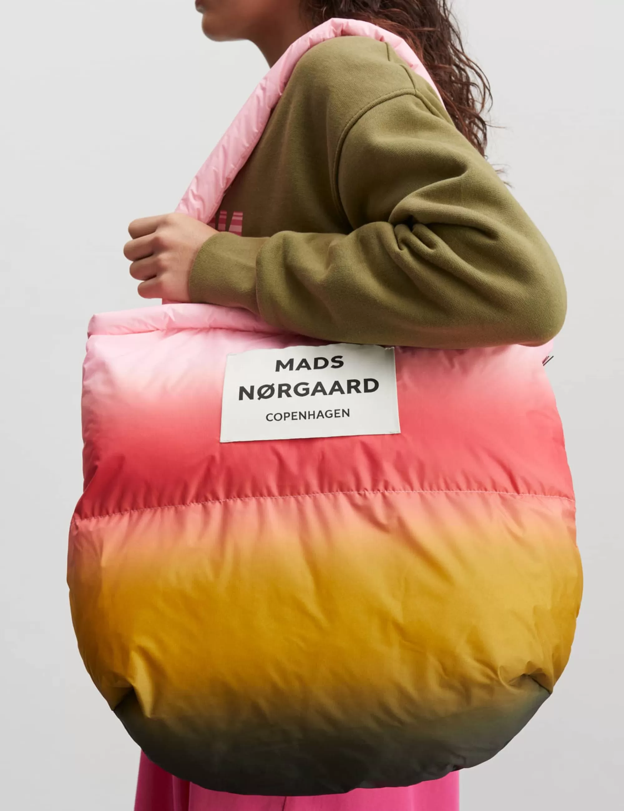 MADS NØRGAARD Recycle Pillow AOP Bag Gradient Pink AOP Online