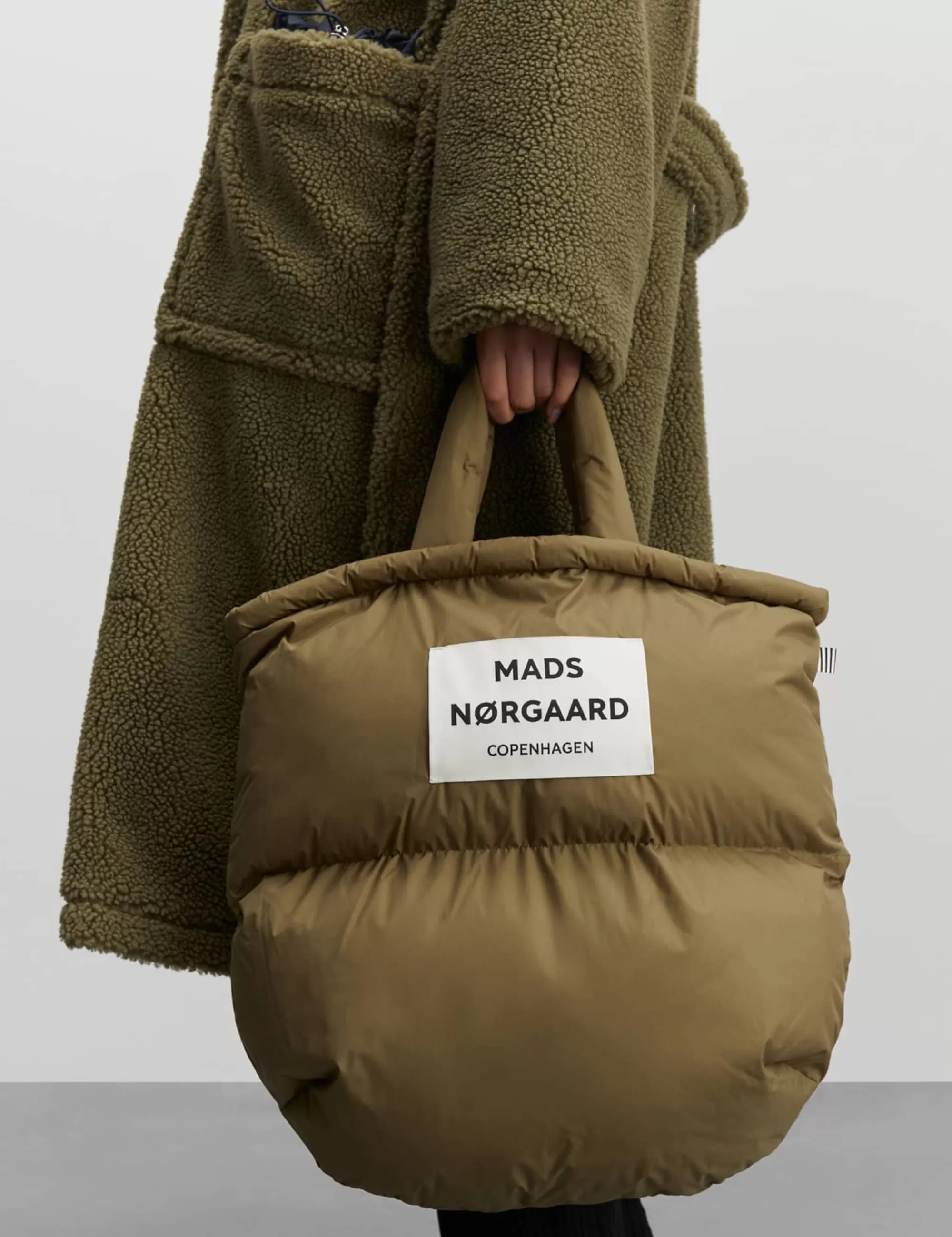 MADS NØRGAARD Recycle Pillow Bag Martini Olive Hot