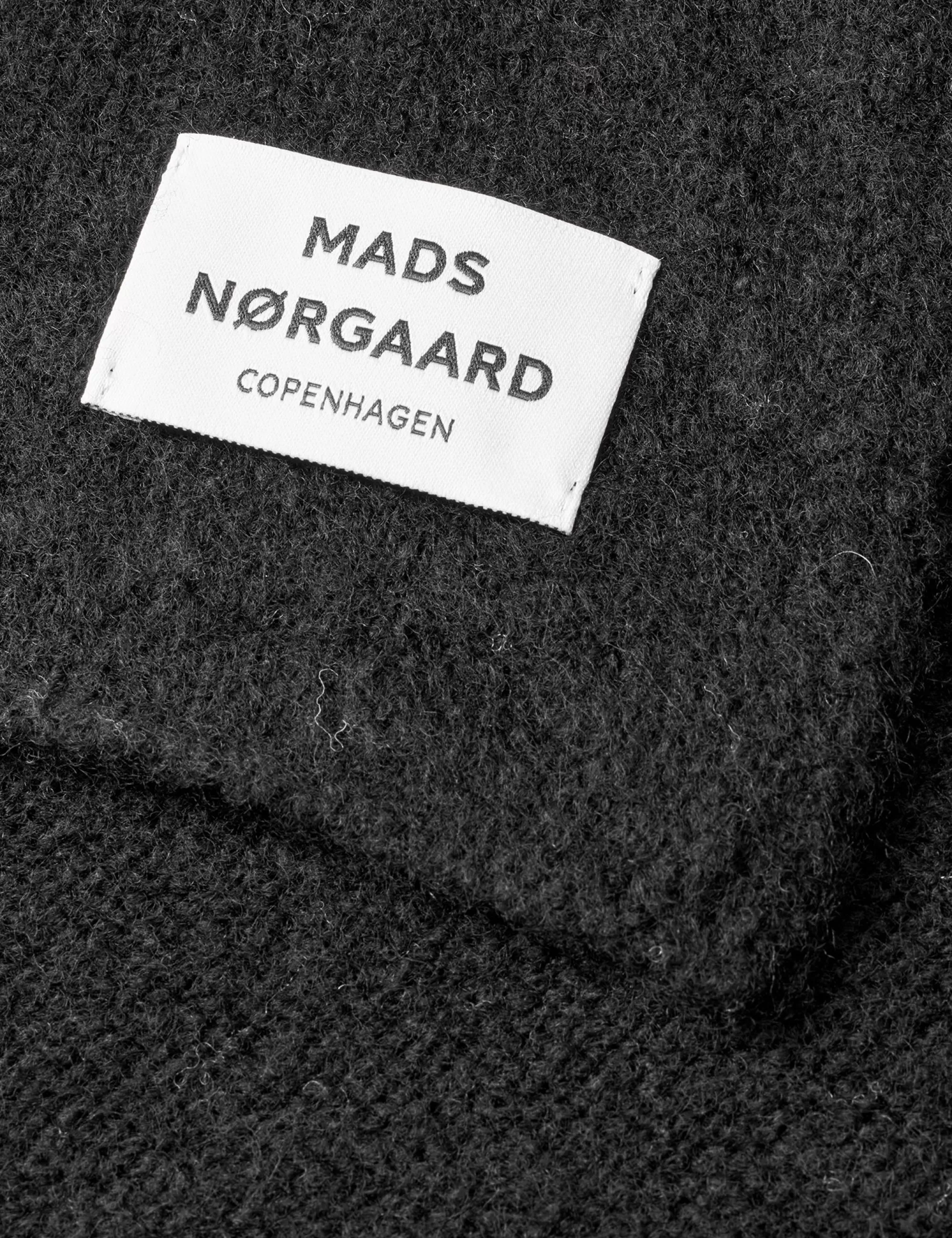 MADS NØRGAARD Tosca Alona Scarf Black Hot